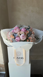 Load image into Gallery viewer, Vanilla Blush & Blue Dream Bouquet