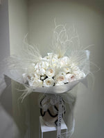 Load image into Gallery viewer, White Rose Bouquet
