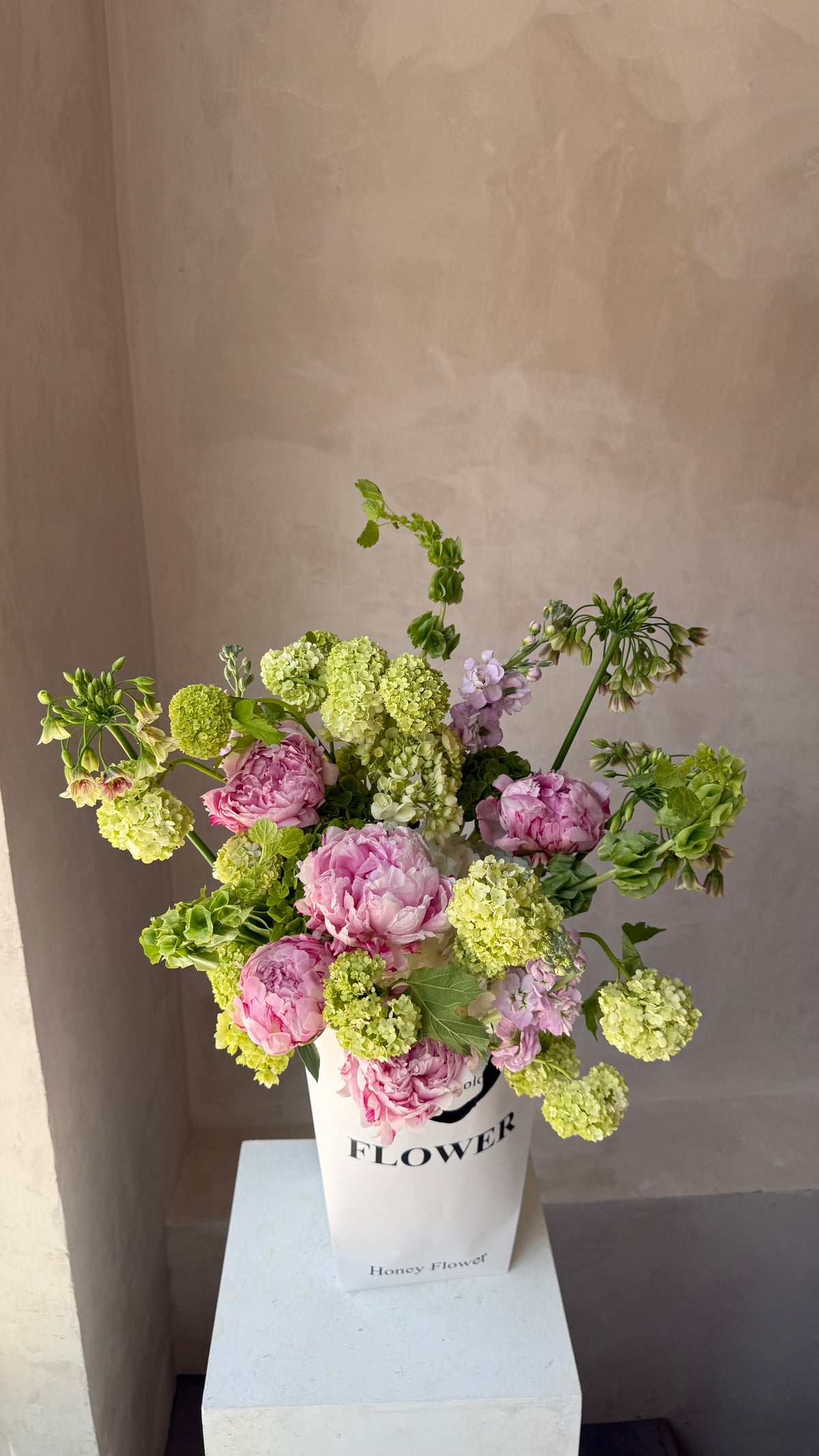 Green mix & pink peony bouquet